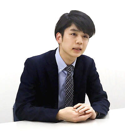 営業部社員写真3