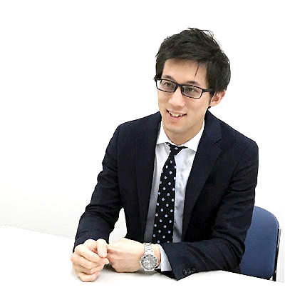 営業部社員写真4
